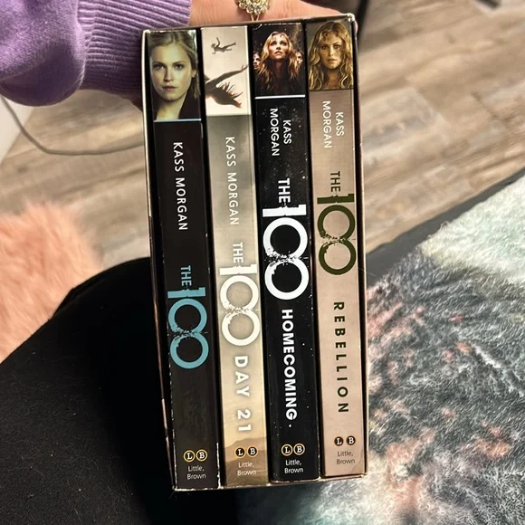 THE 100 COMPLETE BOOK SERIES - Picture 3 of 3